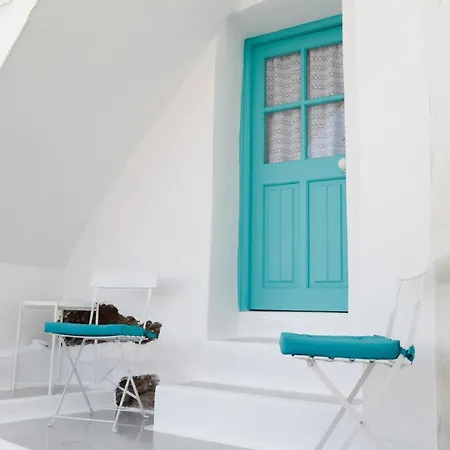 The Turquoise House In The Heart Of Ioulida, On The Island Of Kea. Tatil Evi Ioulis