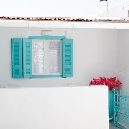Holiday home The Turquoise House In The Heart Of Ioulida, On The Island Of Kea. *