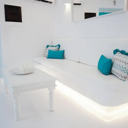 Holiday home The Turquoise House In The Heart Of Ioulida, On The Island Of Kea. *